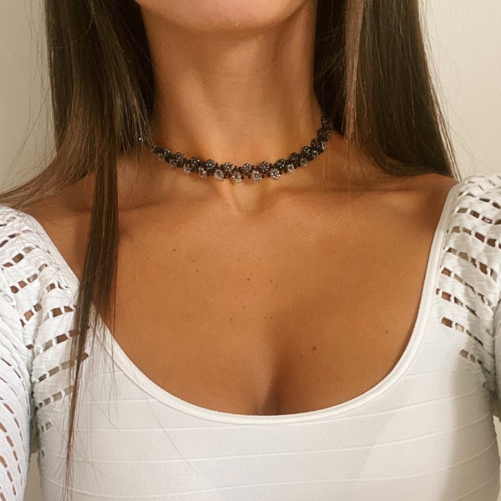 BLACK/GREY VINTAGE NECKLACE CHOKER WITH FLOWERS